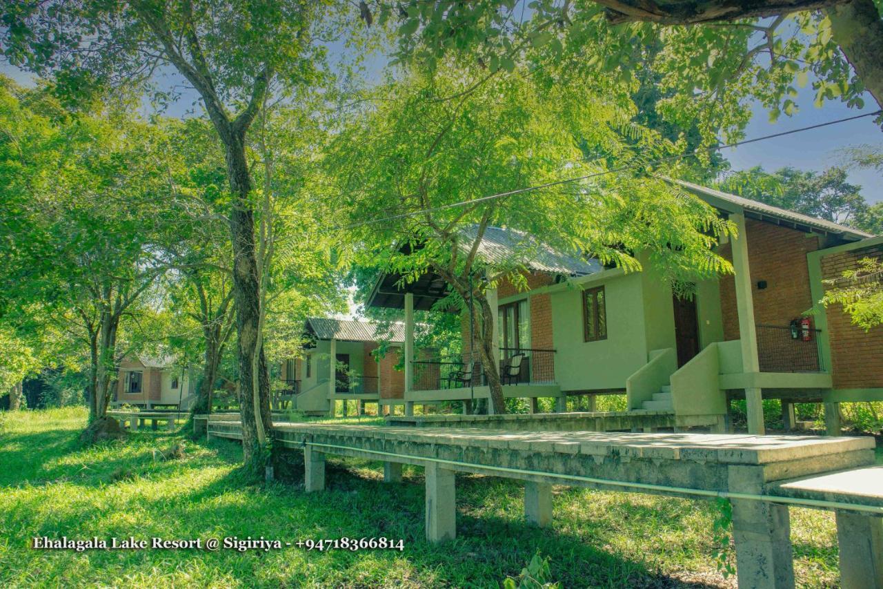 Ehalagala Lake Resort Sigiriya Exterior foto